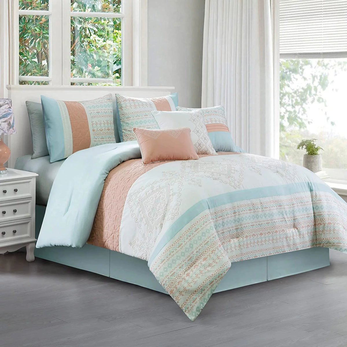 7-Piece Queen Size Embroidered Striped Comforter Set M105625