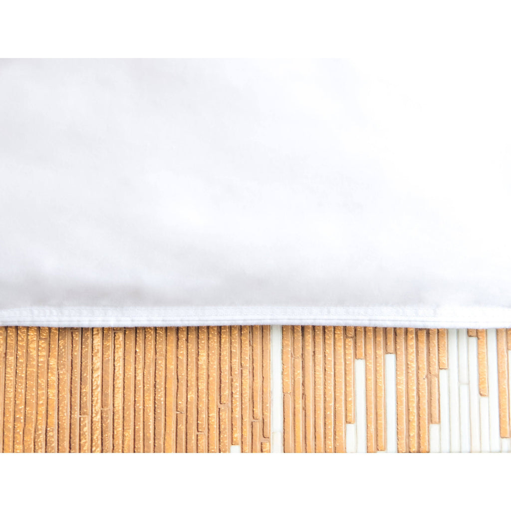 600 Loft White Down Comforter with Corner Ties D888892