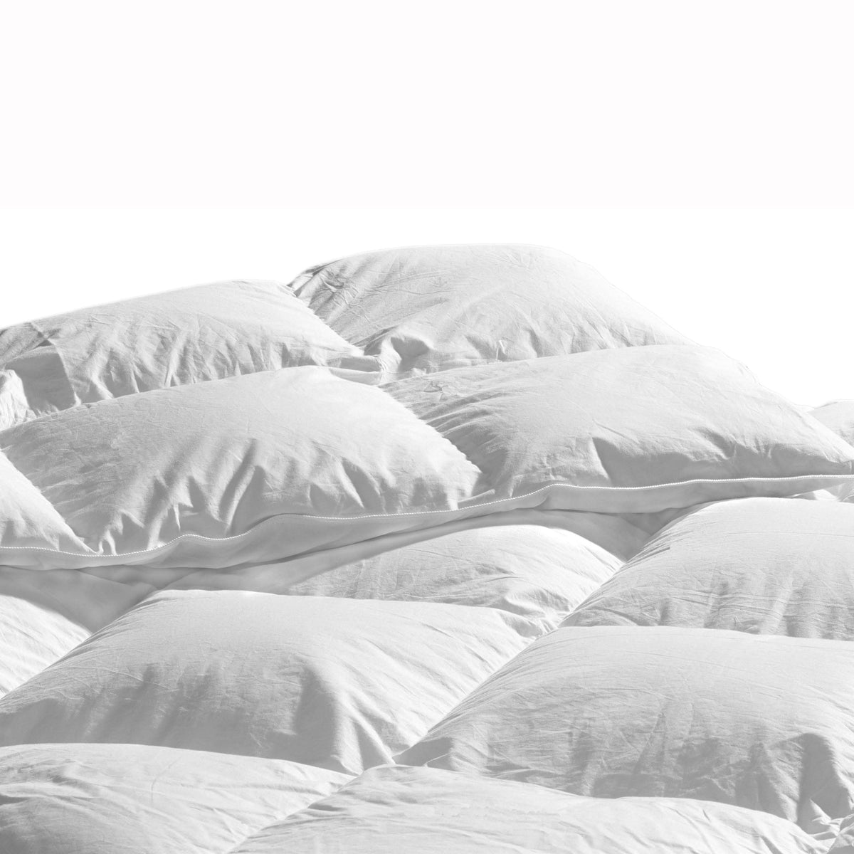 600 Loft White Down Comforter with Corner Ties D888892